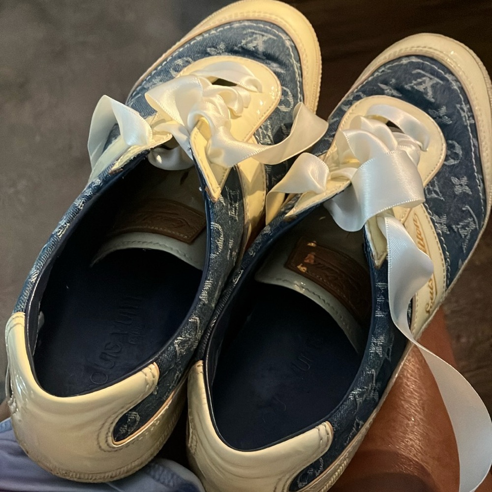 Stylish LouisVuitton Shoes with Ribbon Laces